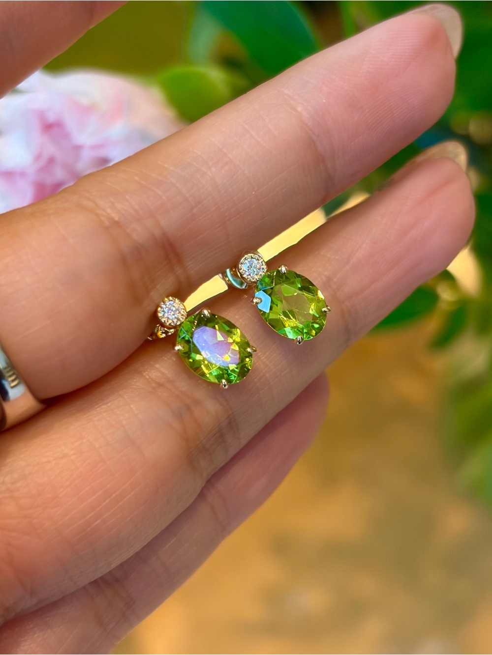 New 10K Solid Gold Oval 6x8mm Peridot Stud /Dainty Gemstone Earrings